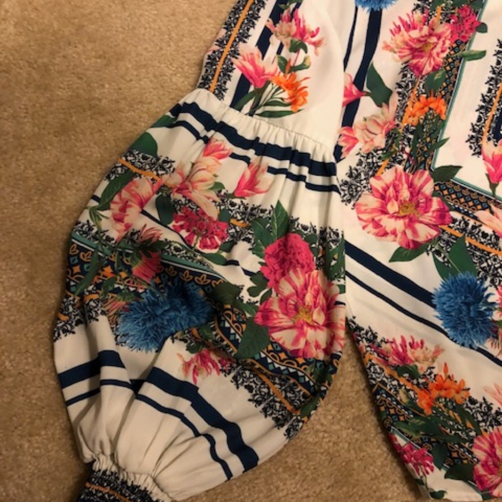 EUC Jealous Tomato blouse with tulip sleeves.